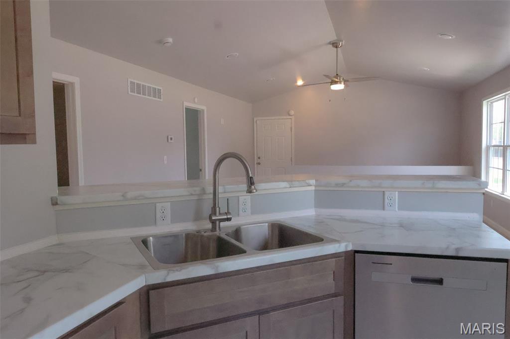 Crystal City - Residential Lease