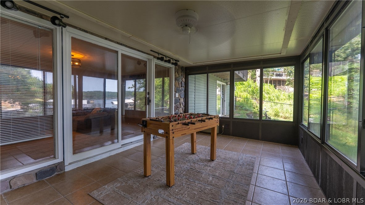 Leos - Residential