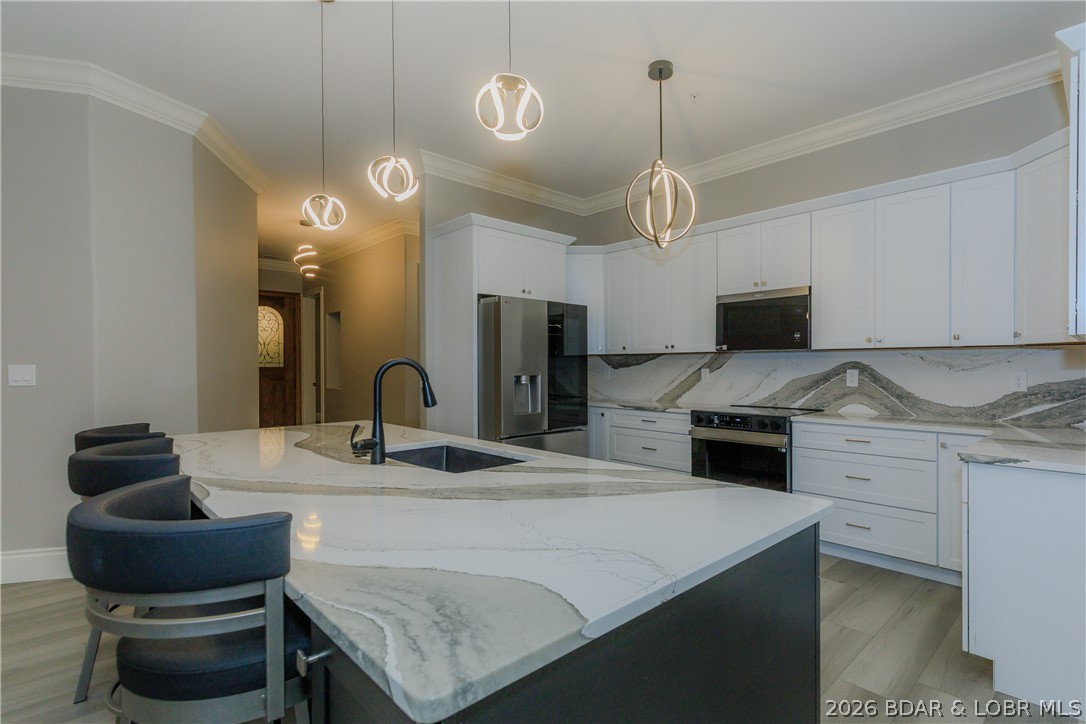 The Hamptons Condominium - Residential