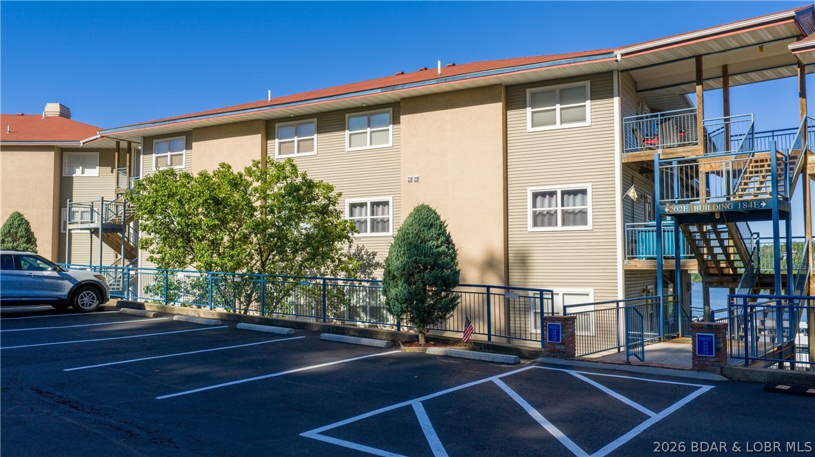 Palisades Condominium - Residential