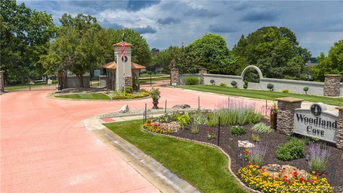 Woodland Cove - Residential