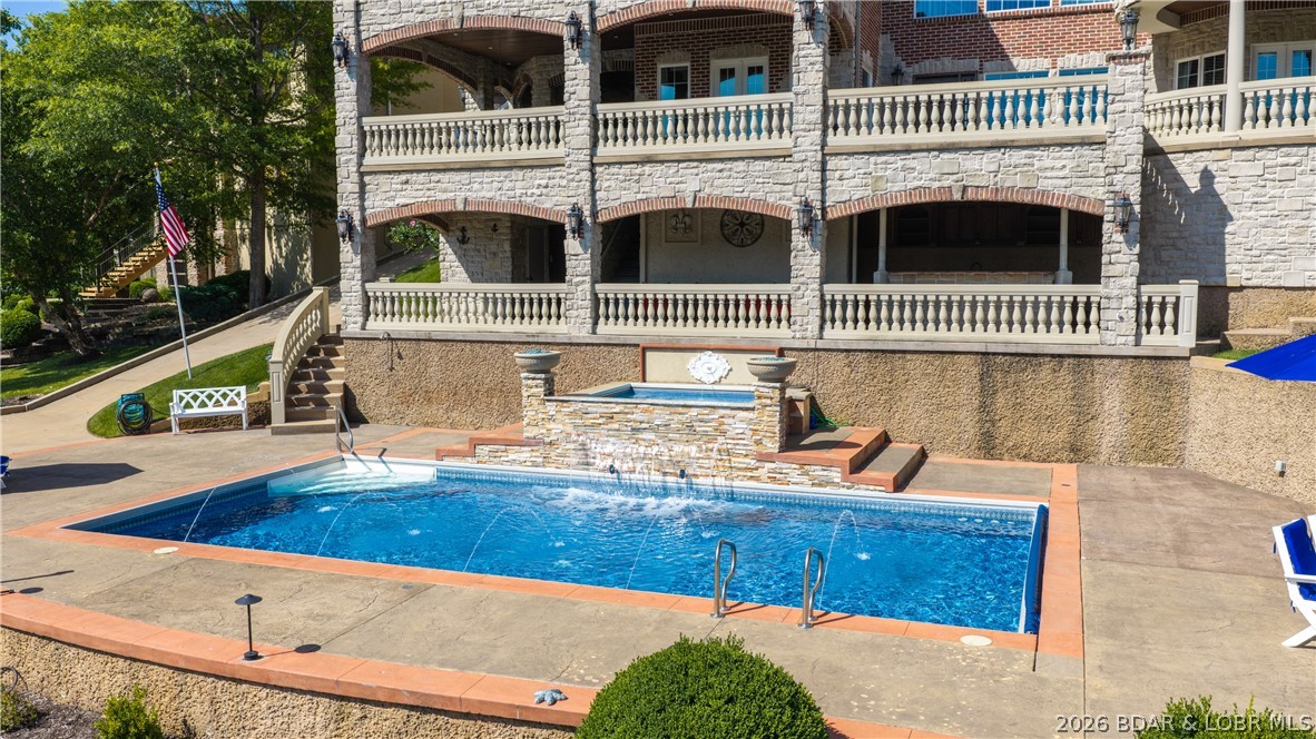 Grand Point No. 2 - Residential