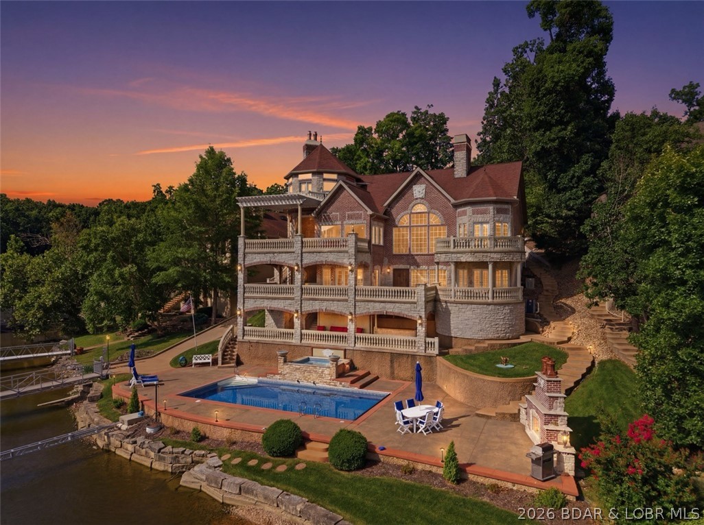 Grand Point No. 2 - Residential
