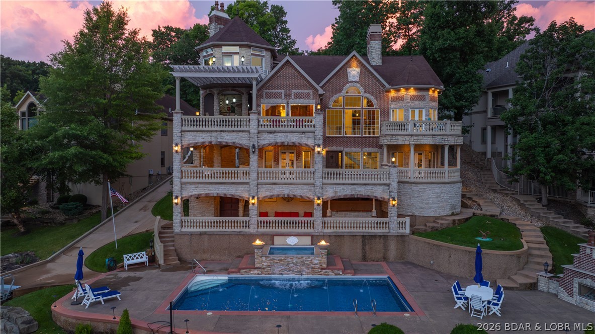 Grand Point No. 2 - Residential