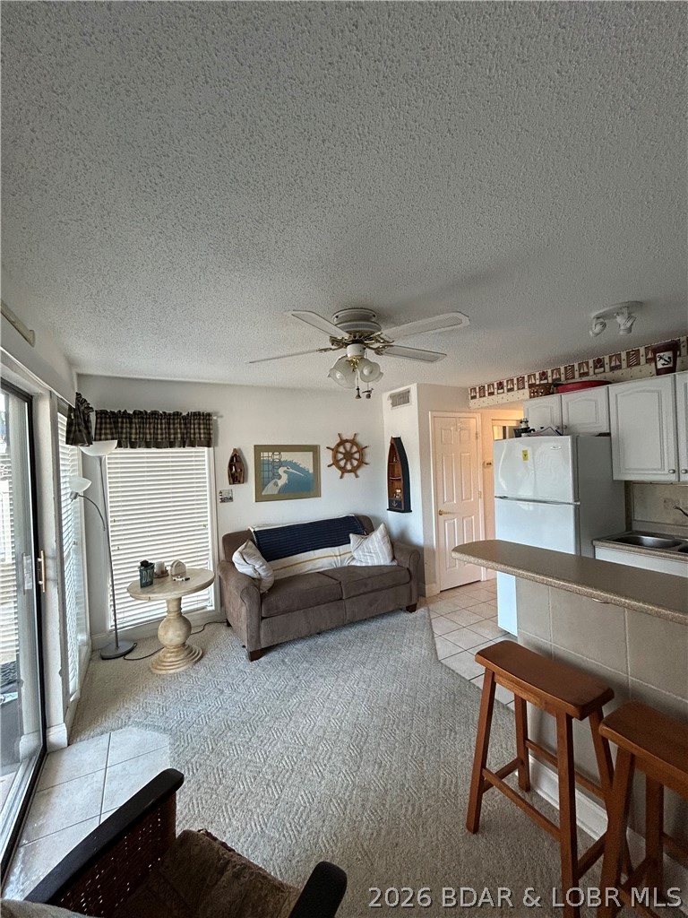Enjoy Lake of the Ozarks living in this well-maintained 1 bed, 1 bath condo in the Heron Bay community at Osage Beach. Conveniently located near shopping, dining, golf, and lake activities. Community amenities include pool, lake access, and exterior maintenance. Great opportunity for a full-time residence, weekend getaway, or investment property.