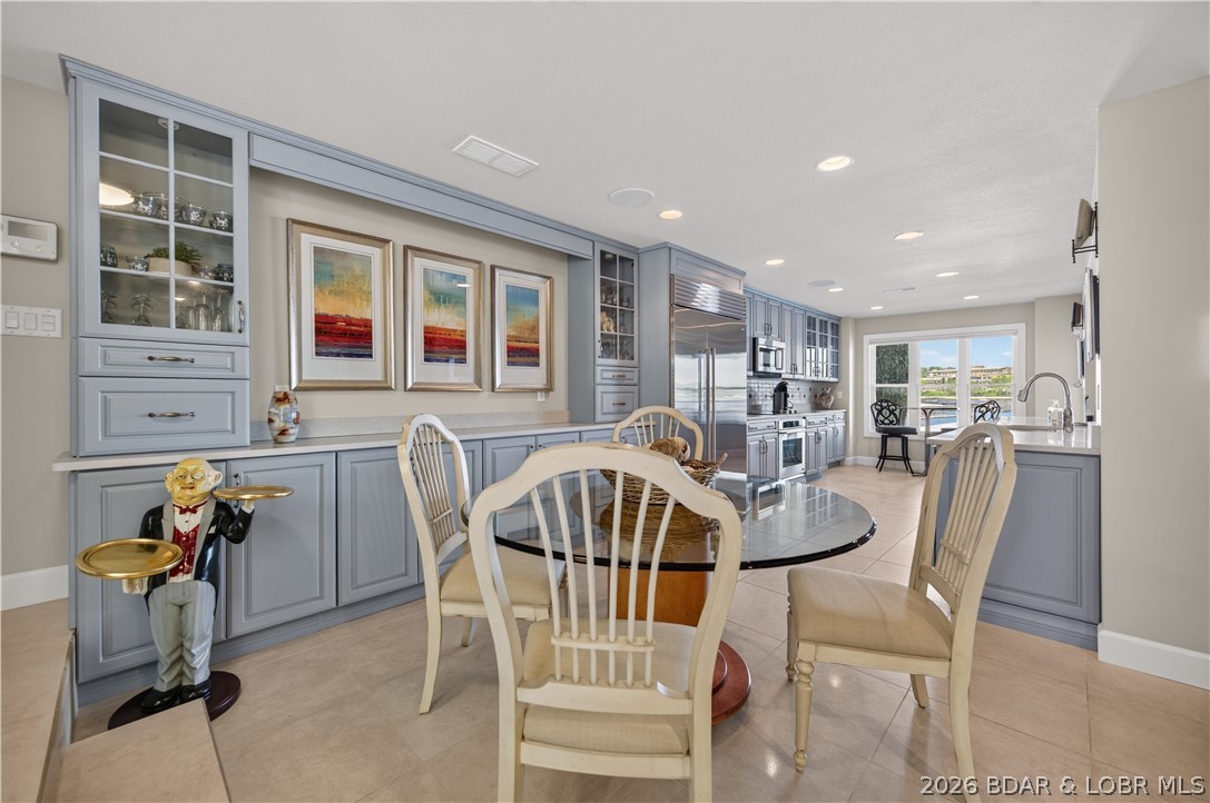 Waters Edge Condominium - Residential