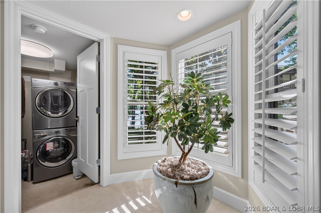 Waters Edge Condominium - Residential