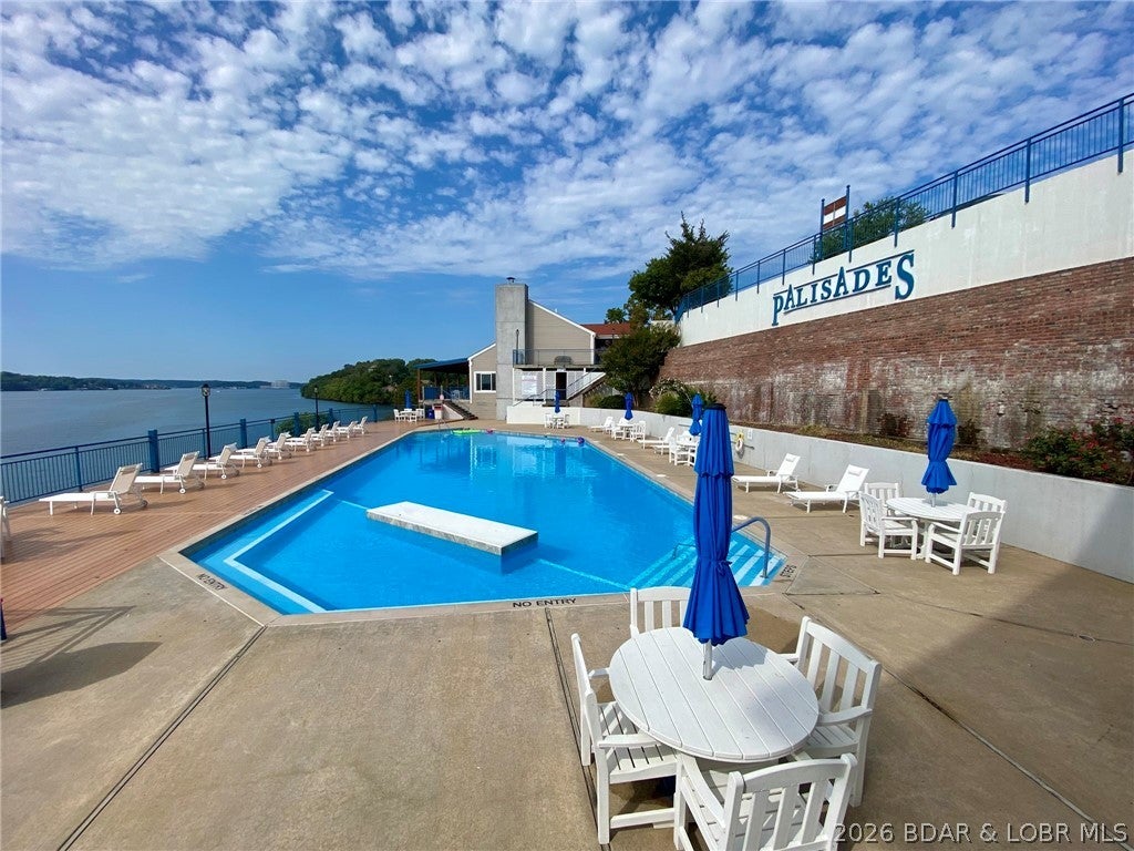 Palisades Condominium - Residential
