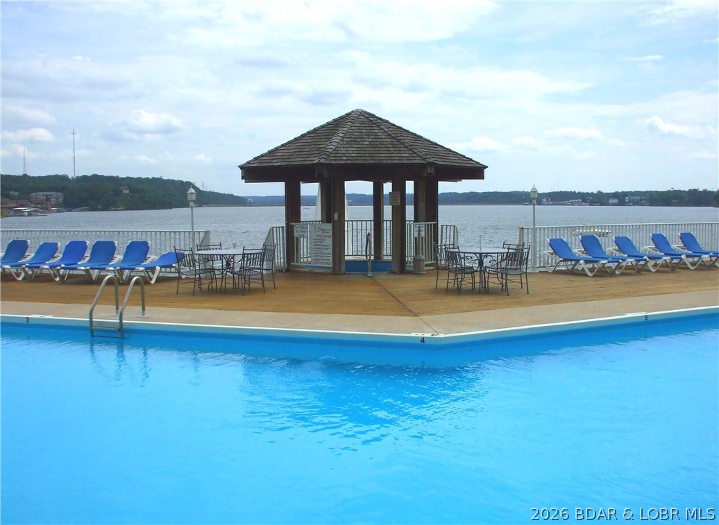 Lighthouse Pointe Condominium - Residential
