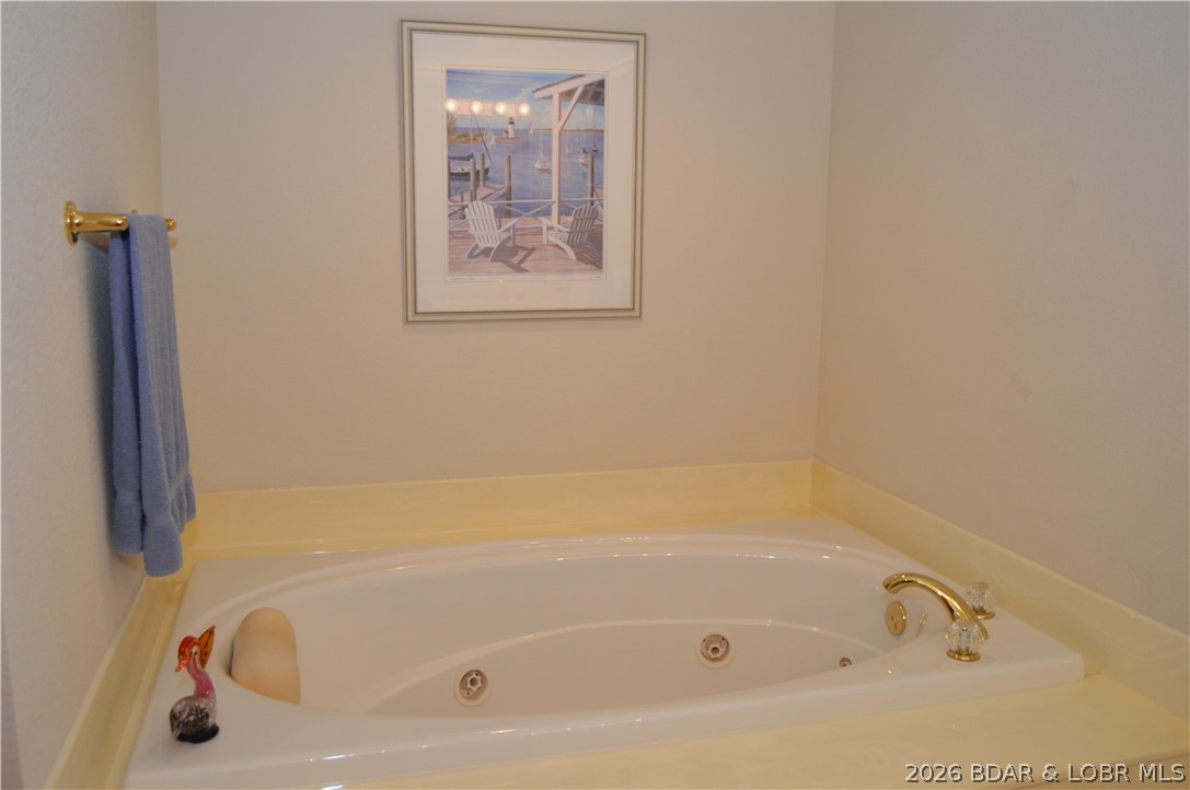 Lighthouse Pointe Condominium - Residential
