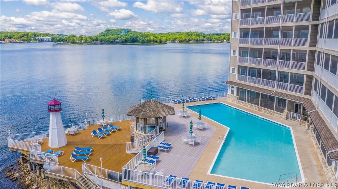 Lighthouse Pointe Condominium - Residential