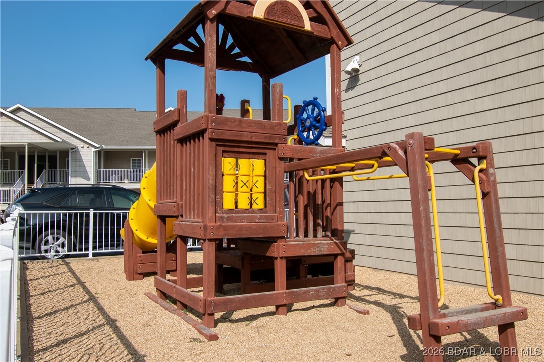 Lighthouse Pointe Condominium - Residential
