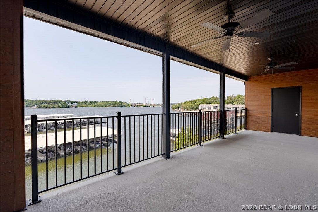 Robins at the Waters Edge Condominium - Residential