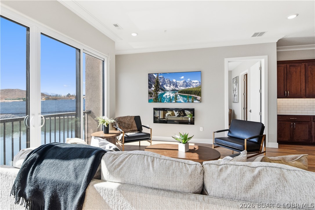 The Hamptons Condominium - Residential