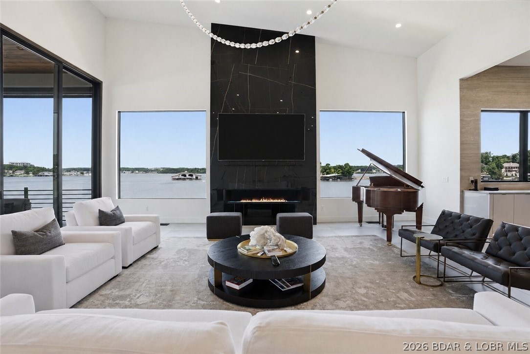 The Pointe @ Broken Arrow - Residential