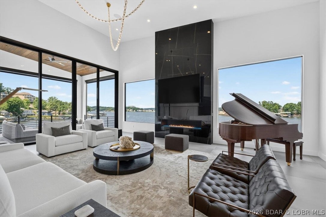 The Pointe @ Broken Arrow - Residential