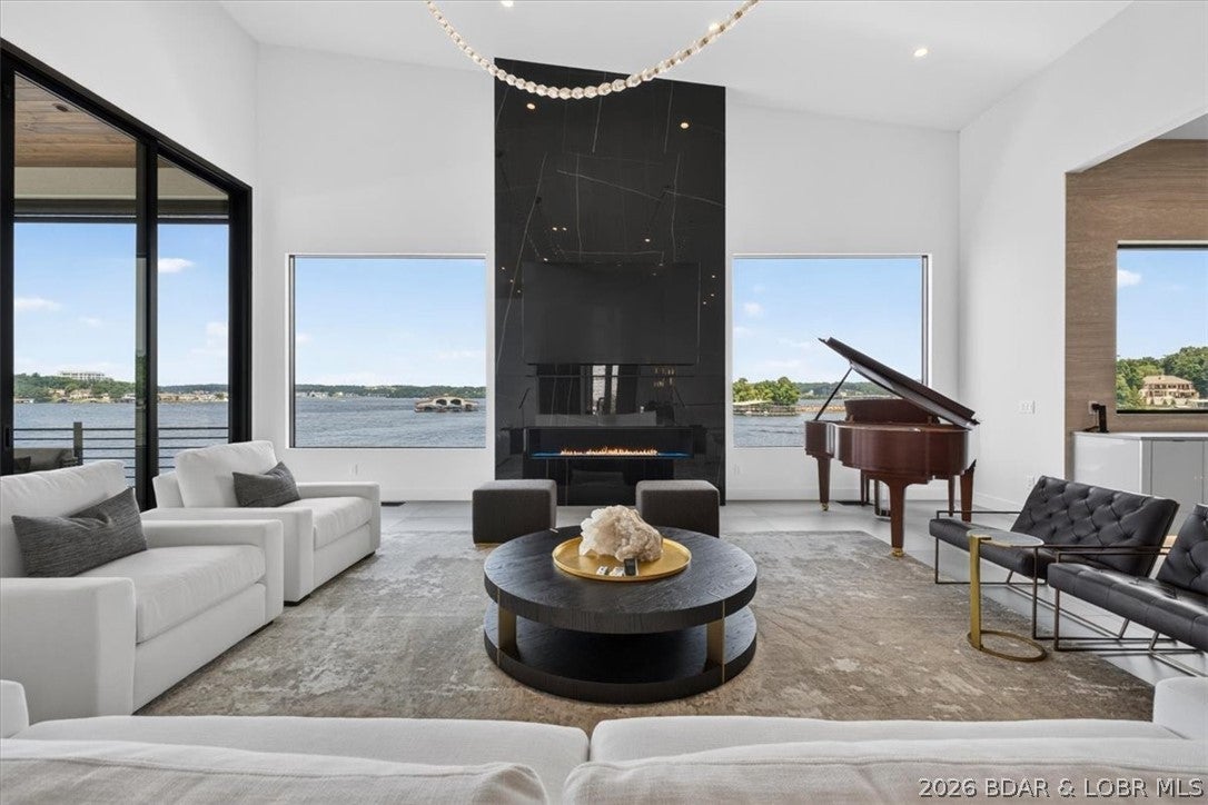 The Pointe @ Broken Arrow - Residential