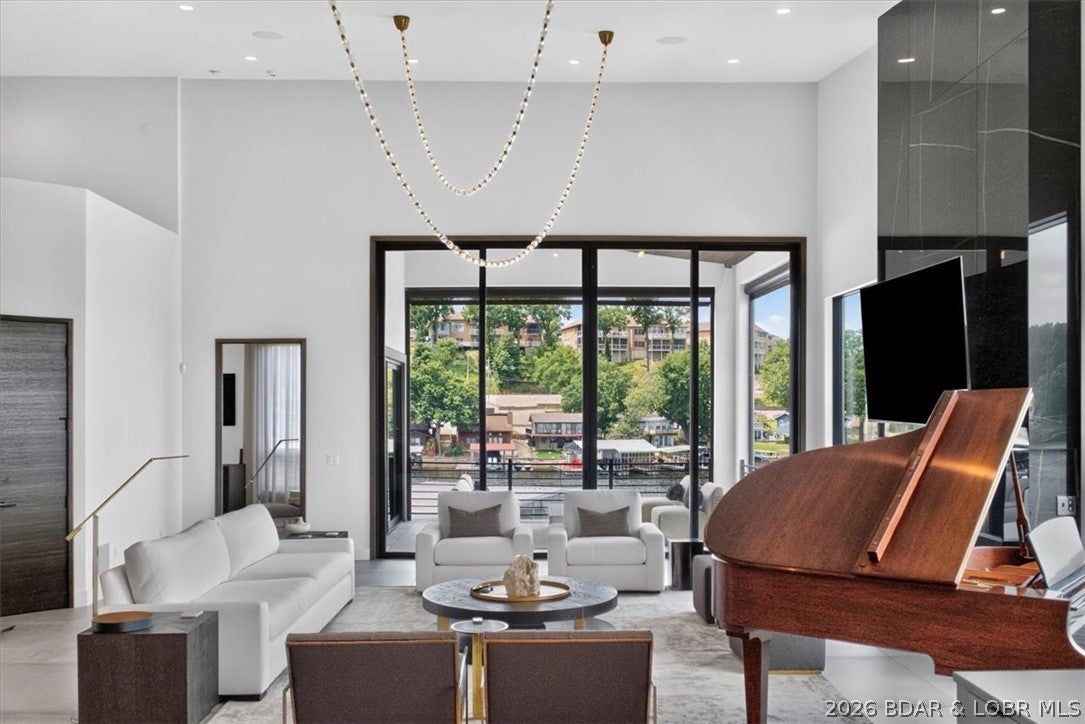 The Pointe @ Broken Arrow - Residential