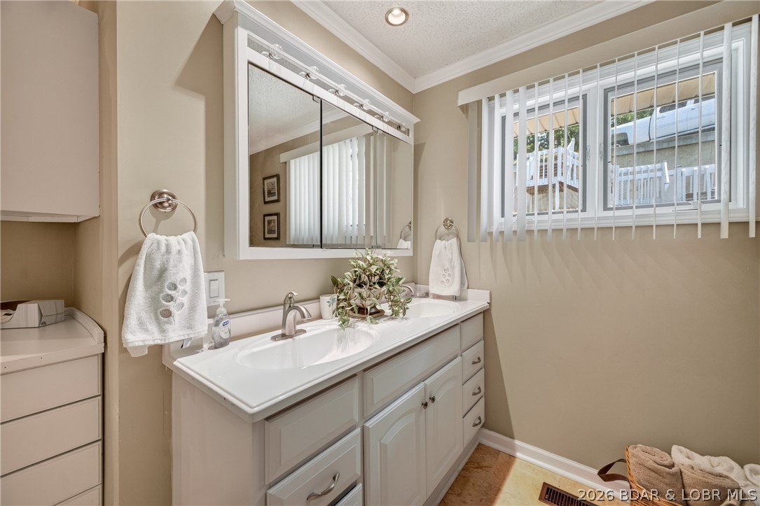 Knox Point - Residential