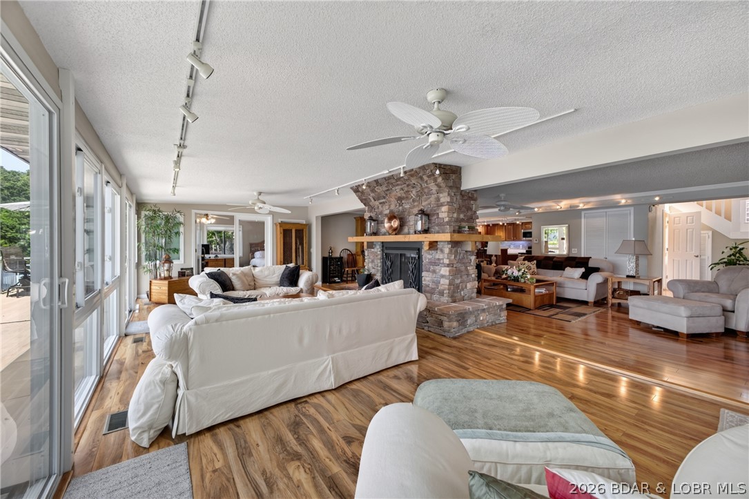 Knox Point - Residential