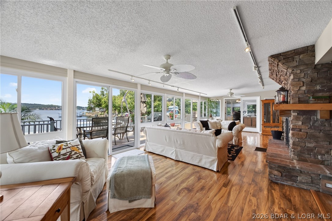 Knox Point - Residential