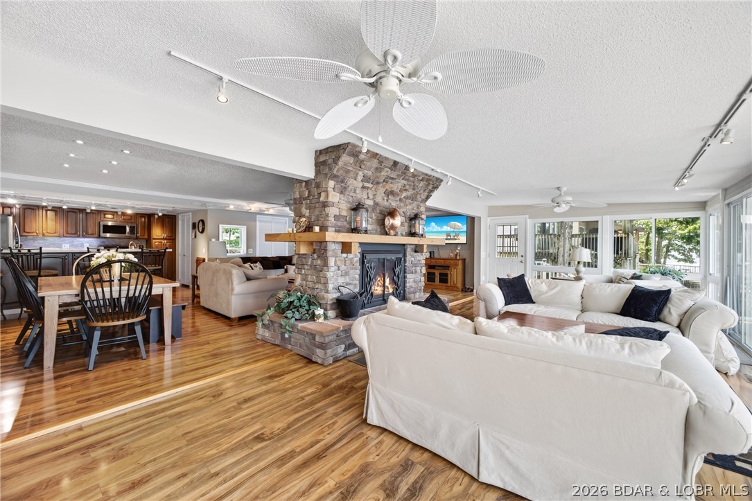 Knox Point - Residential