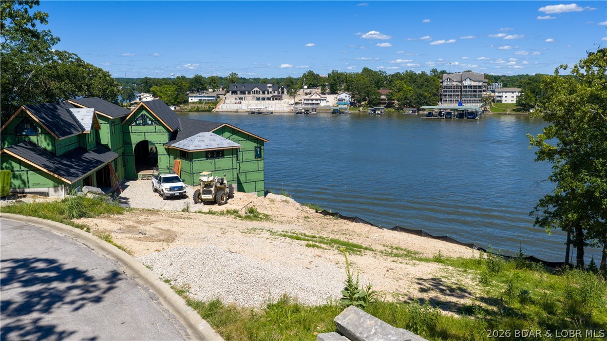 Nichols Point - Land