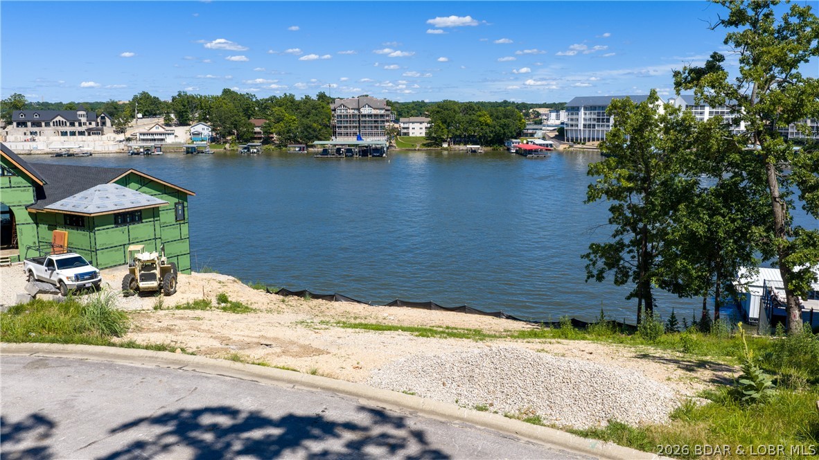 Nichols Point - Land