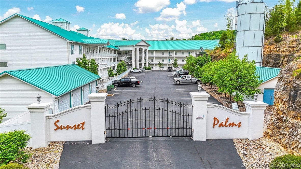 Sunset Palms Condominium - Residential