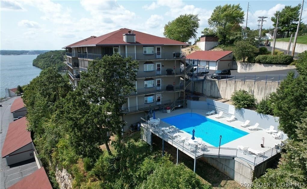 Palisades Condominium - Residential