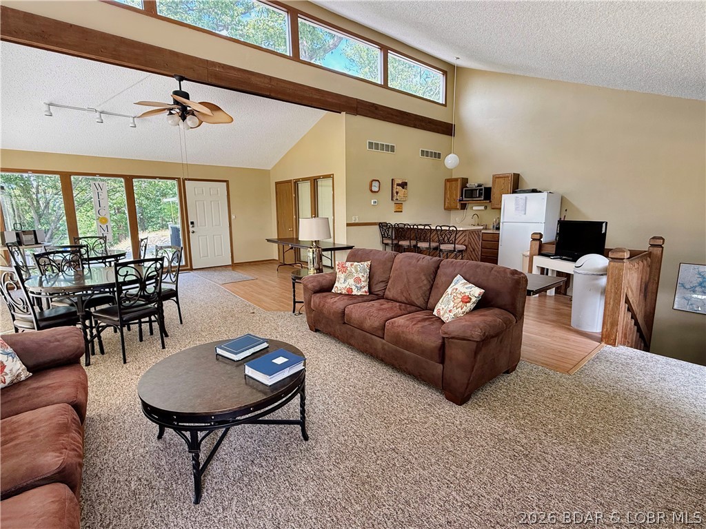 Jonathans Landing - Residential