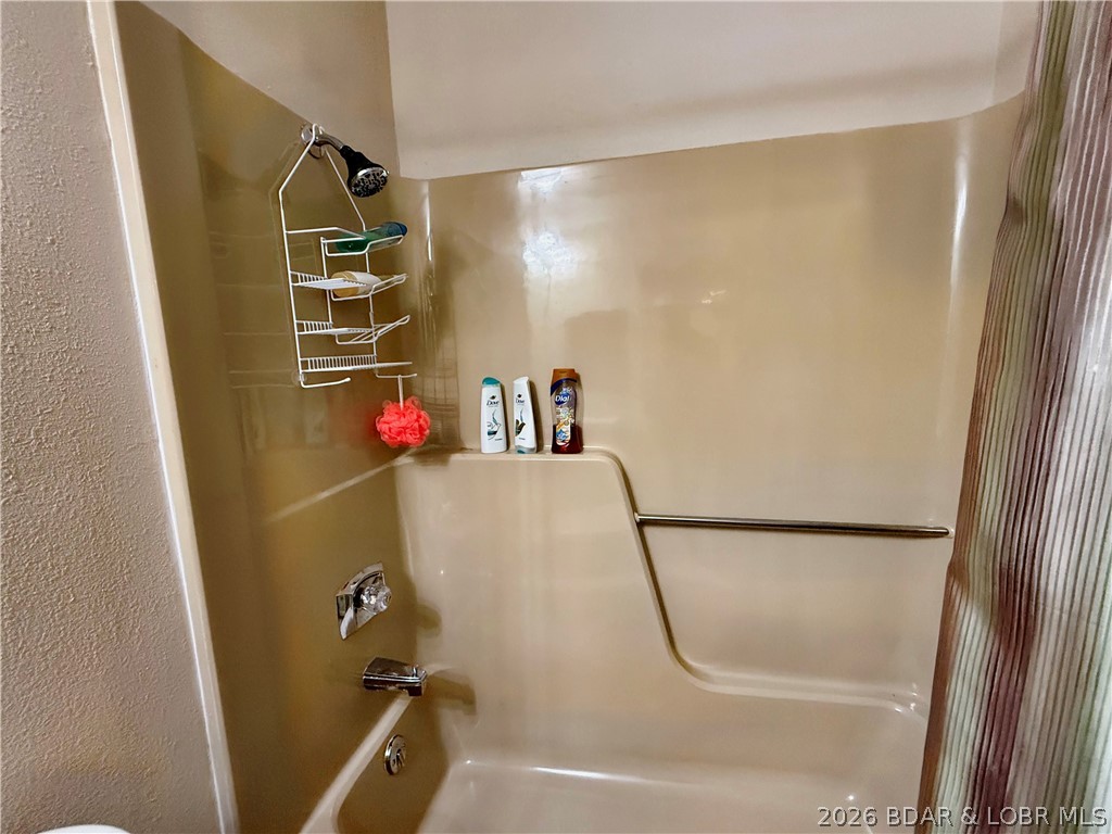 Jonathans Landing - Residential