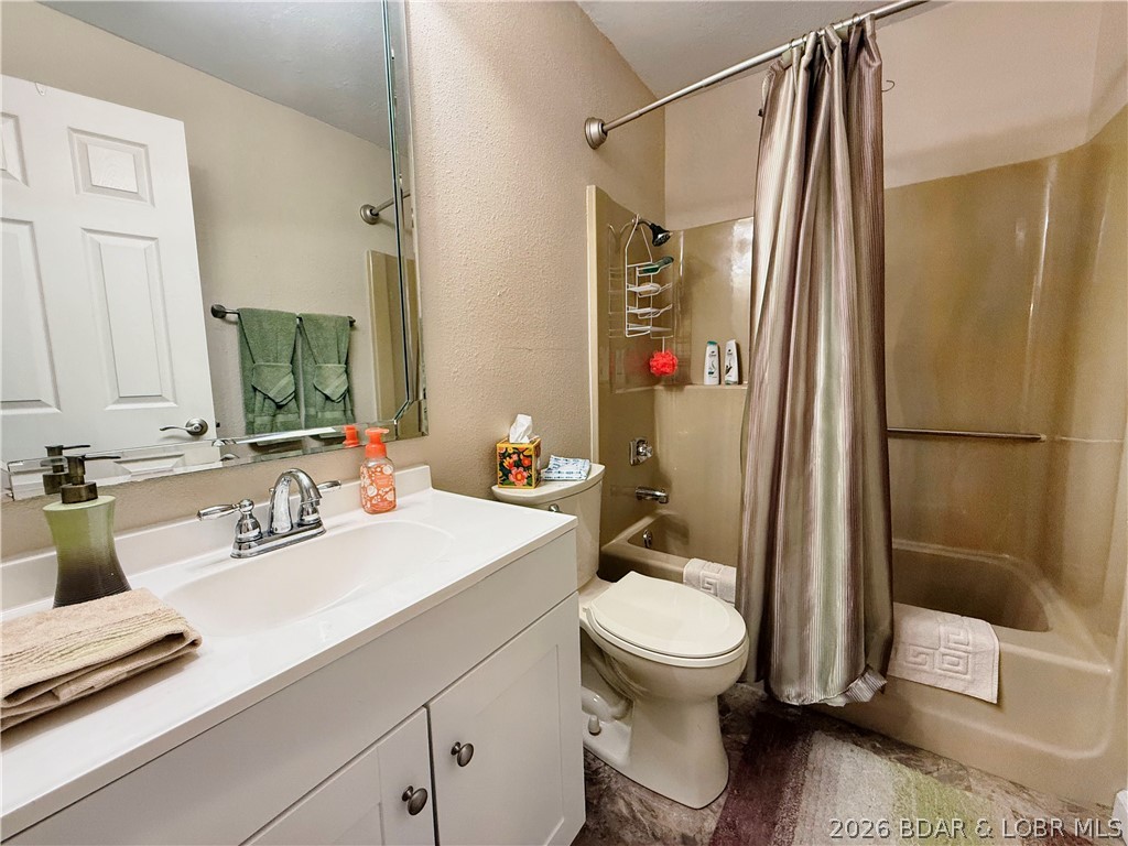 Jonathans Landing - Residential