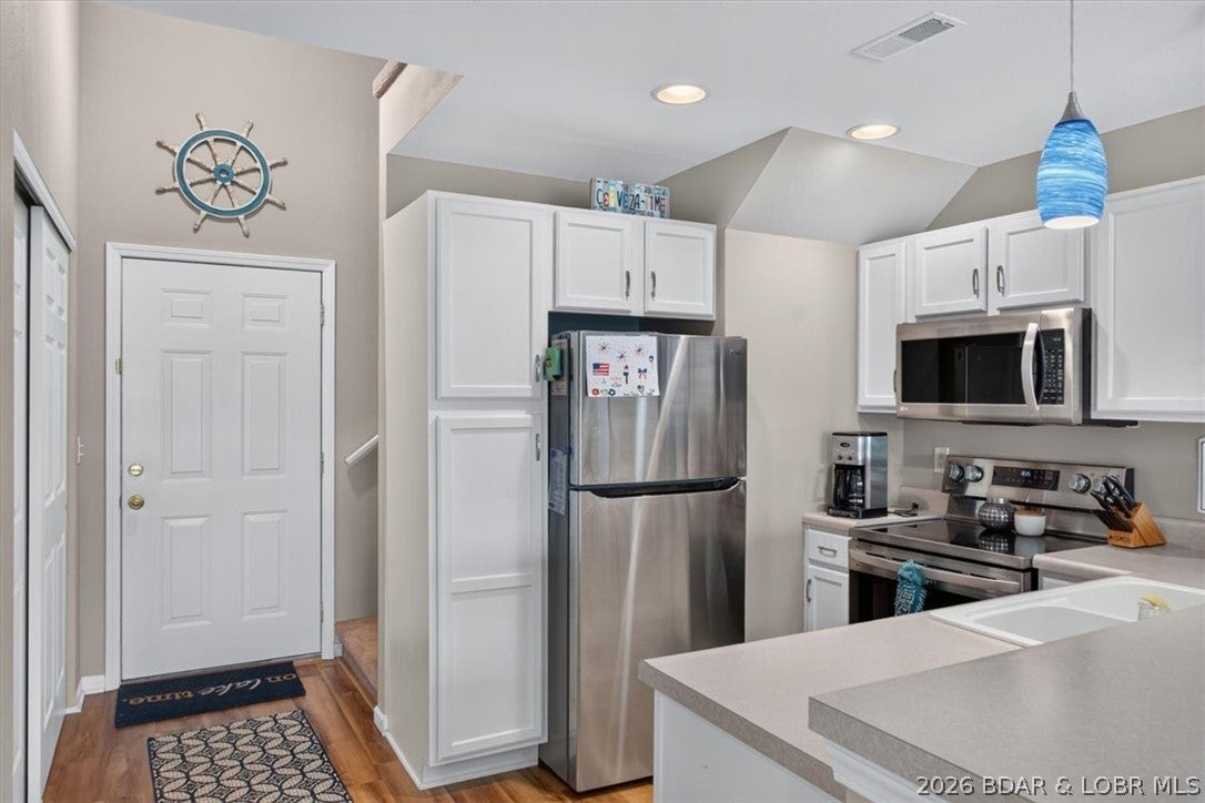 Cedar Glen Condominium - Residential