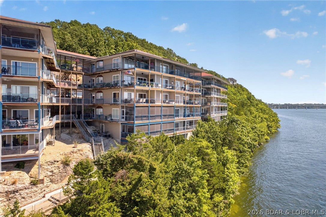 Palisades Condominium - Residential