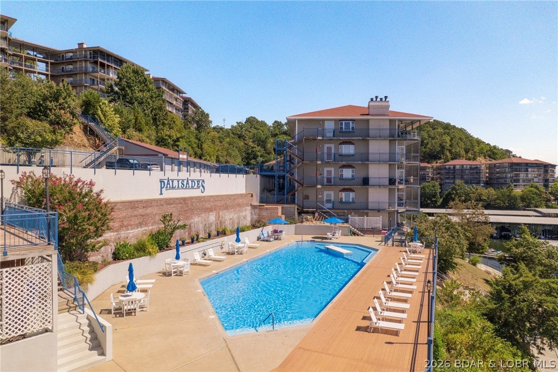 Palisades Condominium - Residential