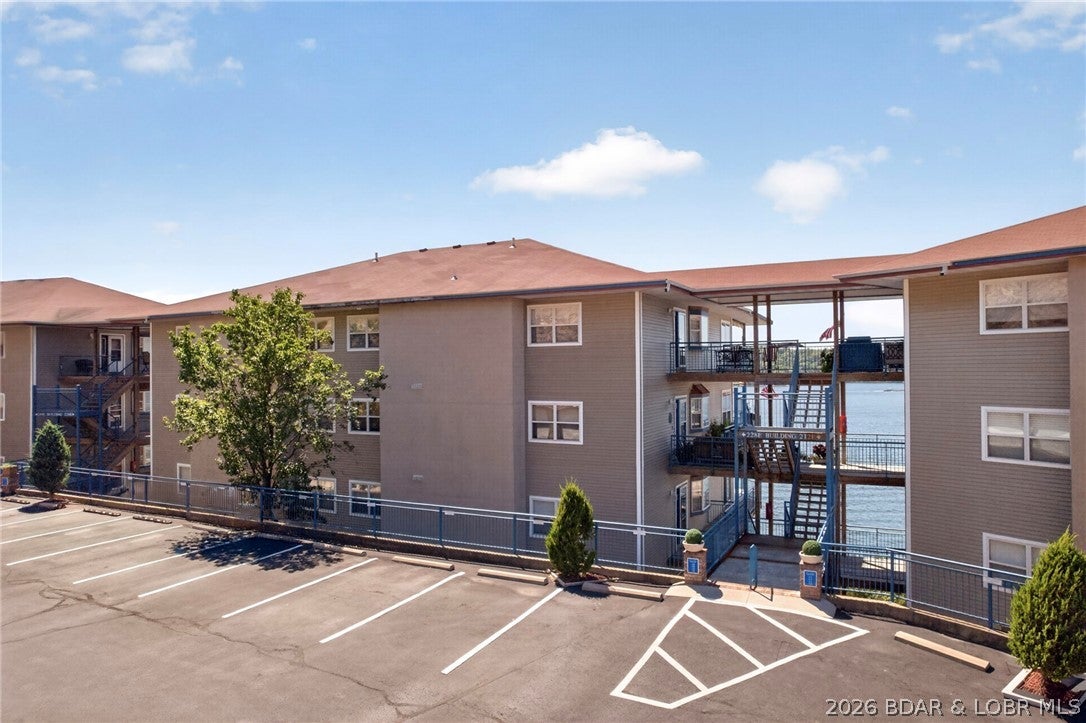 Palisades Condominium - Residential