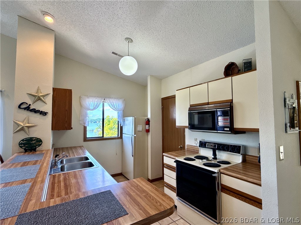 Jonathans Landing - Residential