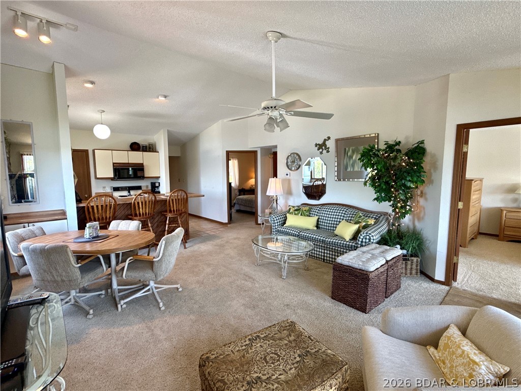 Jonathans Landing - Residential