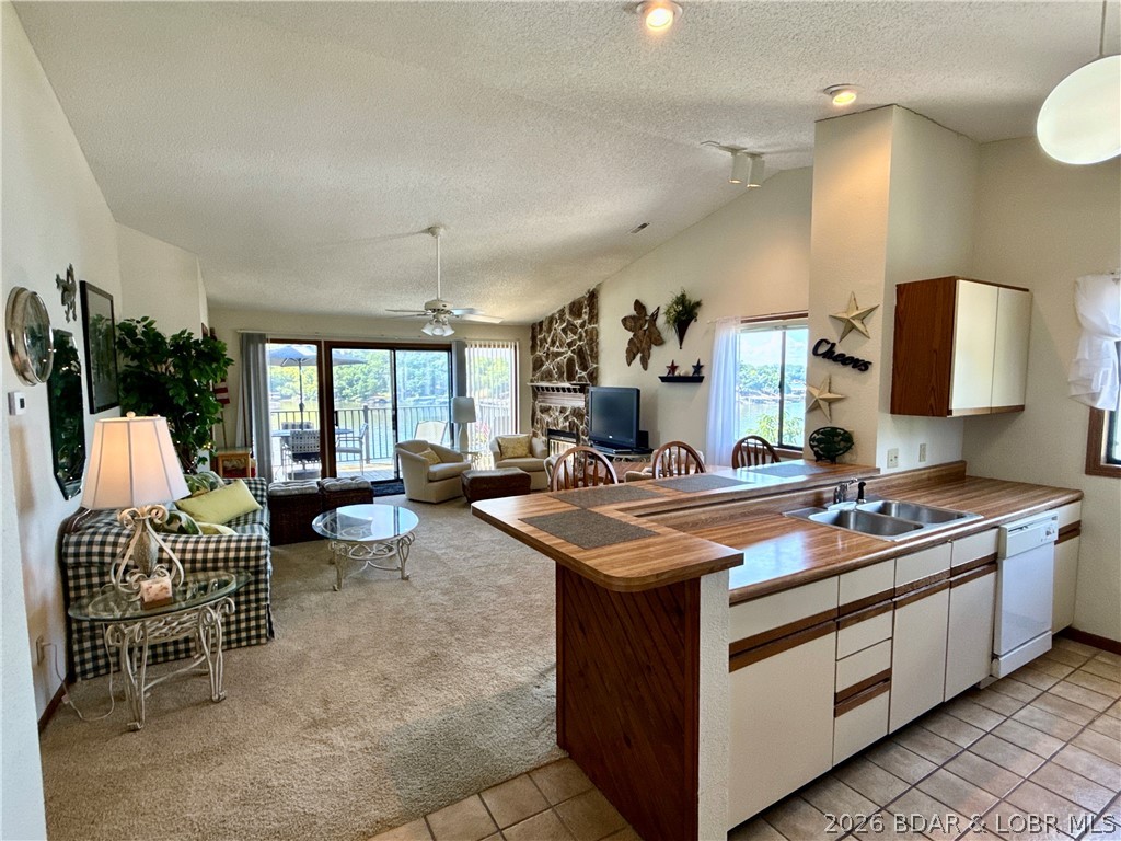 Jonathans Landing - Residential