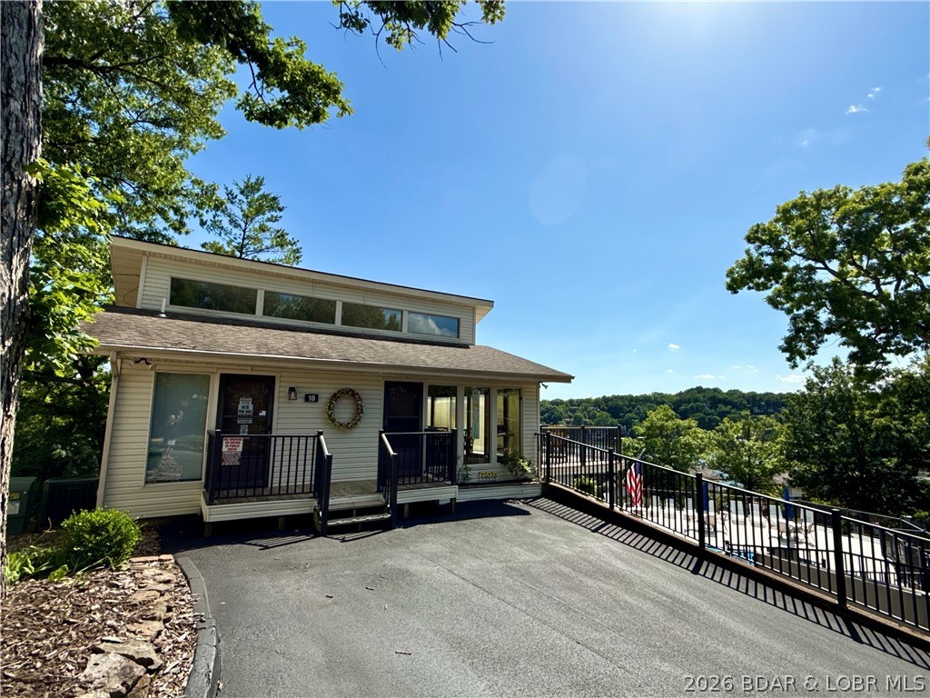 Jonathans Landing - Residential