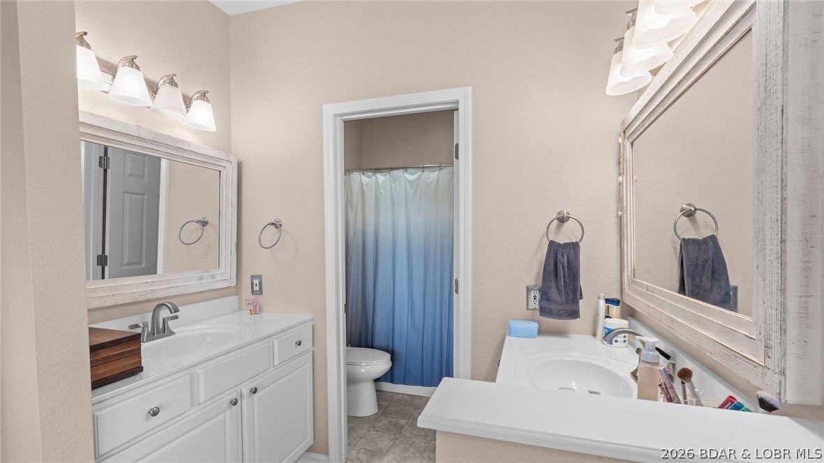 Oak Bluff Condominium - Residential