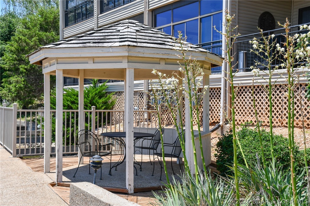 The Falls Condo - Residential