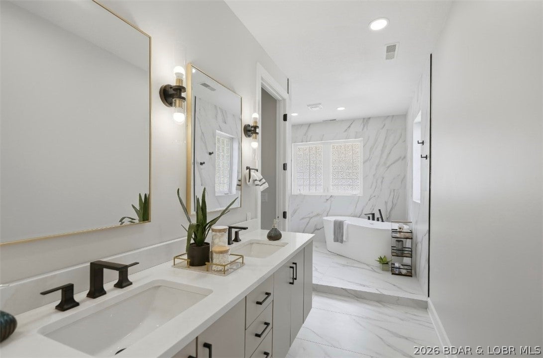 Eagles Cove - Residential