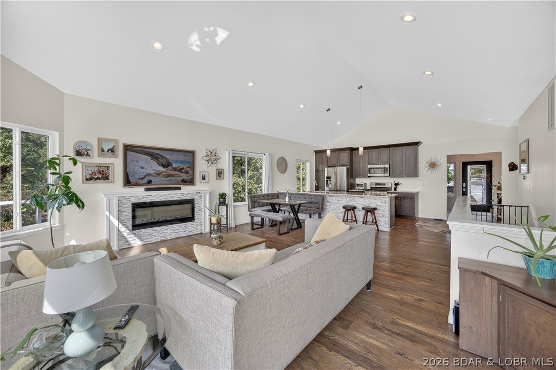 Coffman Bend #13 - Residential