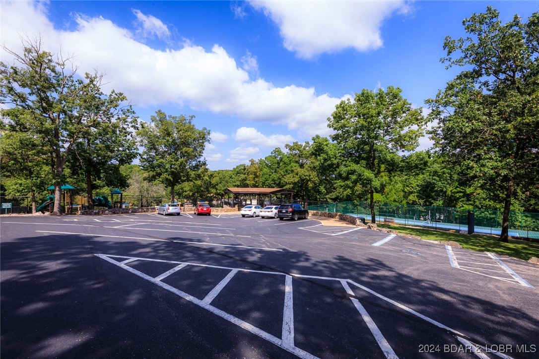 Four Seasons - Land