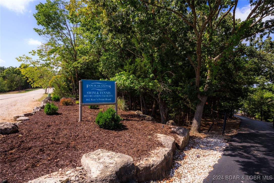 Four Seasons - Land