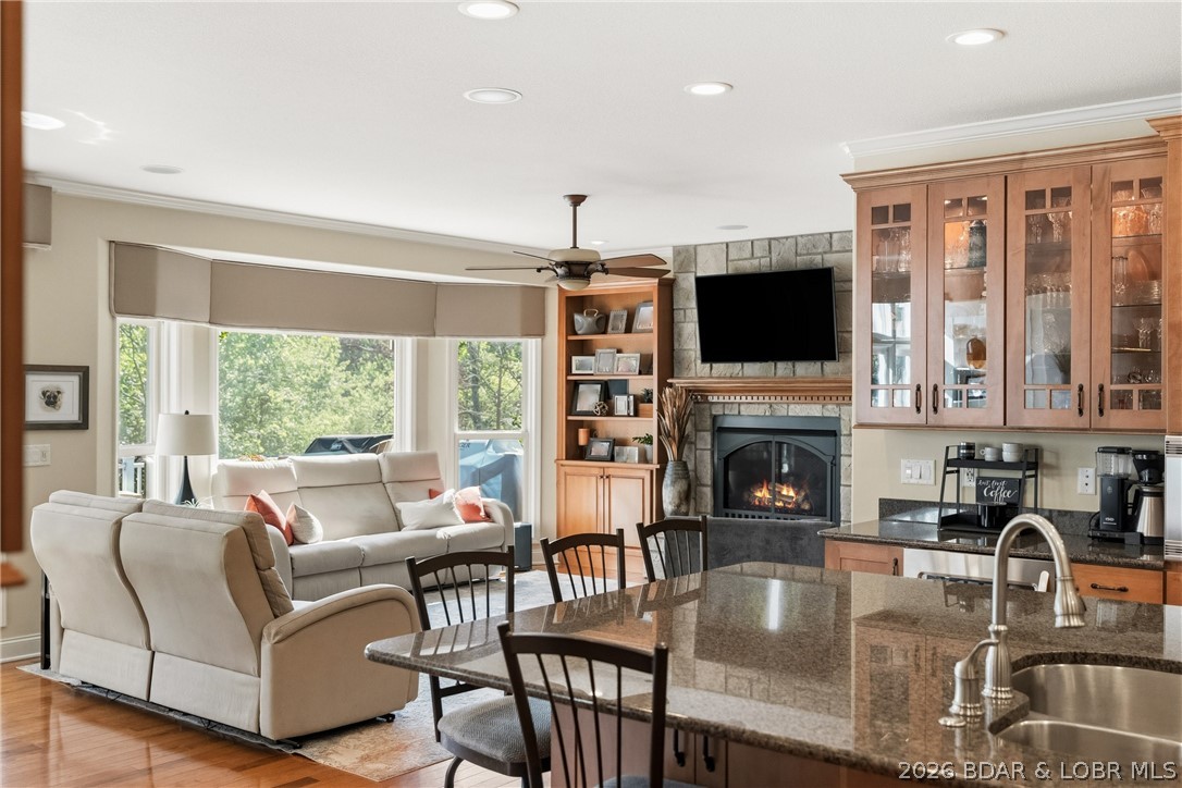 Country Club Cove - Residential