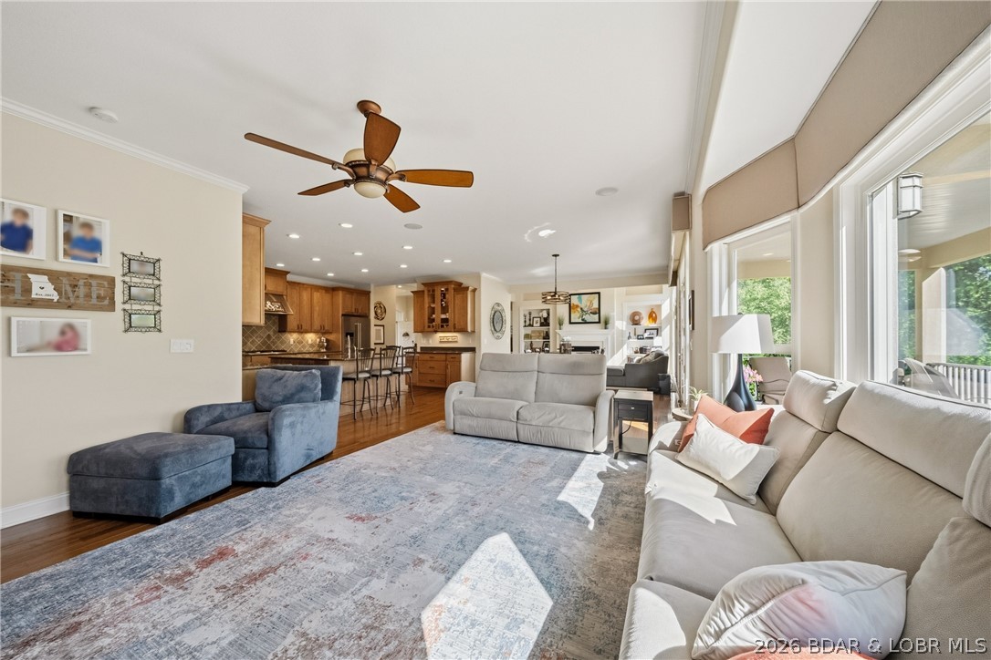 Country Club Cove - Residential