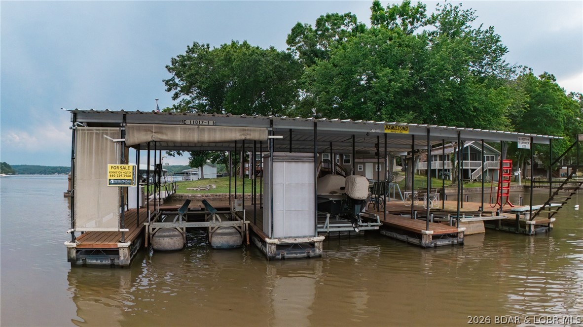 Golden Goose - Residential